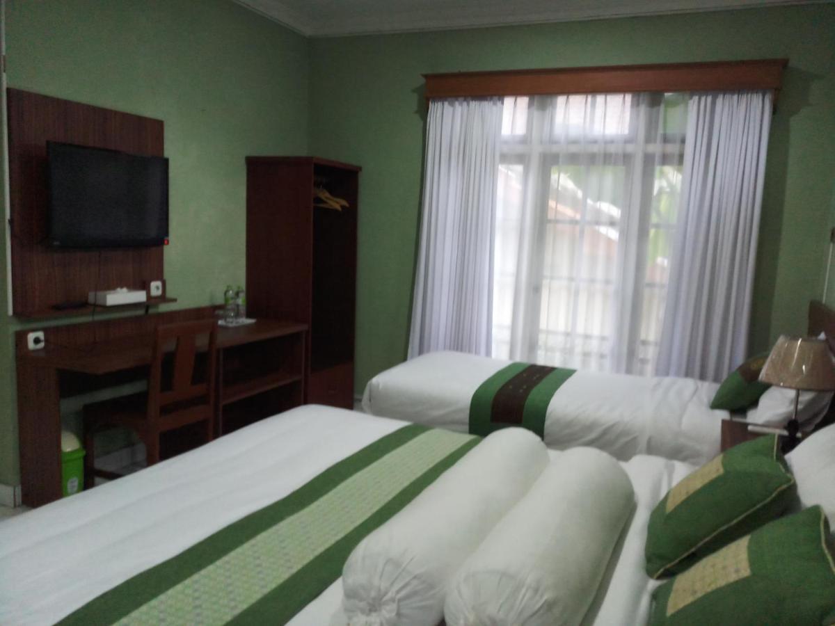 Griya Jene Homestay Syariah Ngabean ภายนอก รูปภาพ